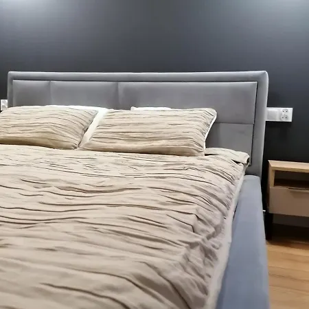 Nowoczesny アパート